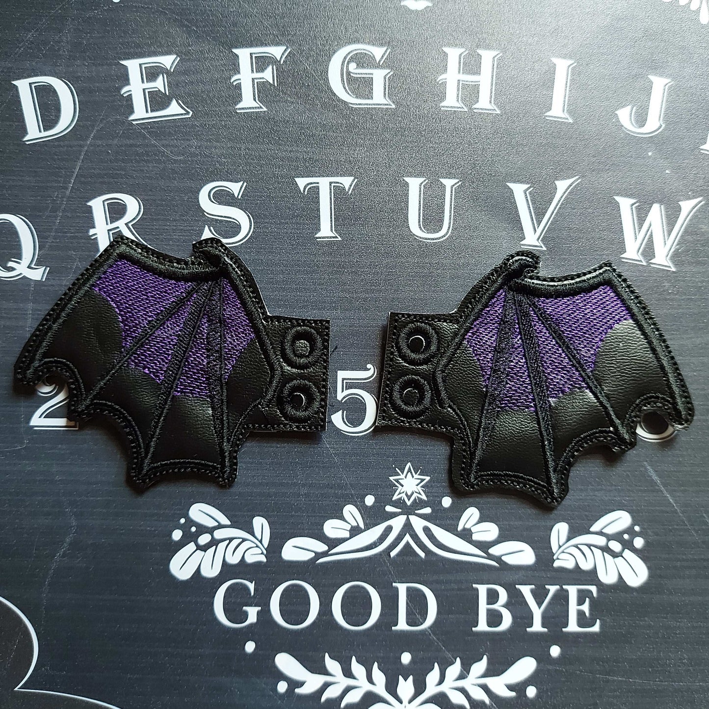 GARGOYLE TWO TONE SHOE WINGS