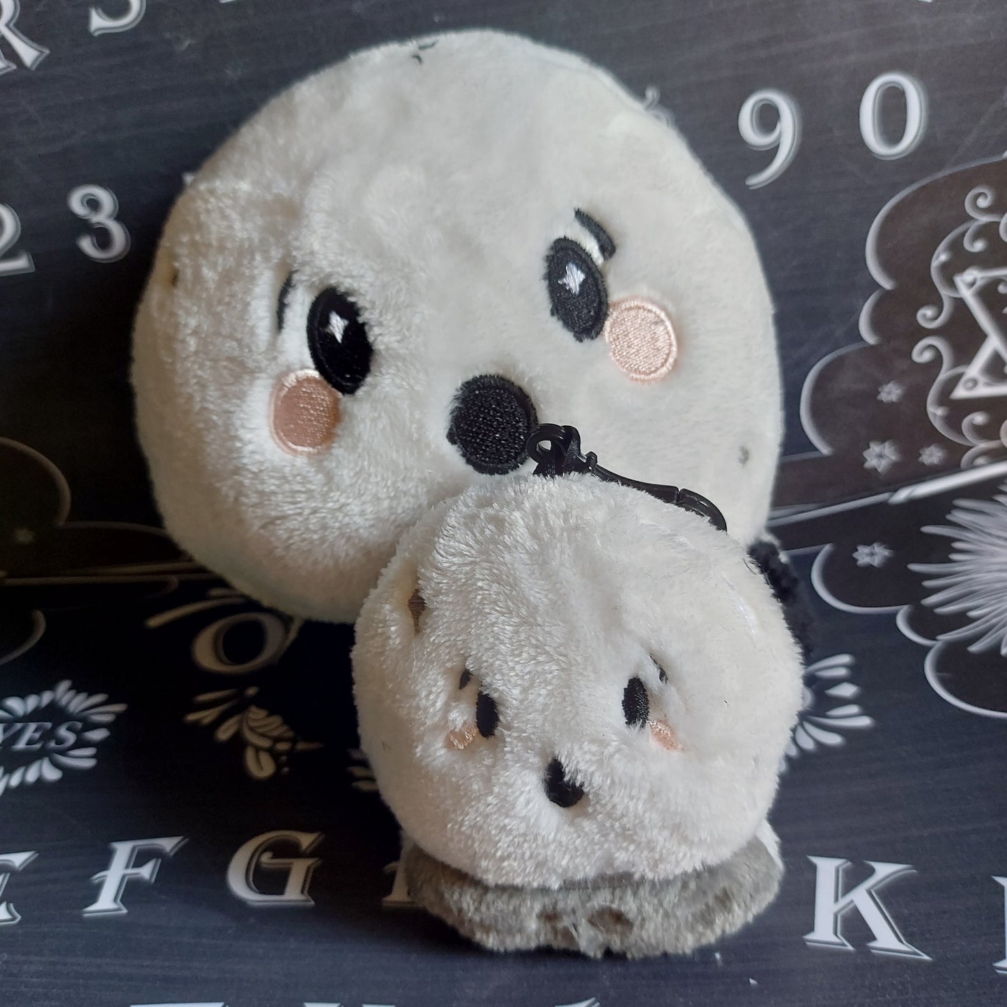 CRYSTAL BALL STUFFIE