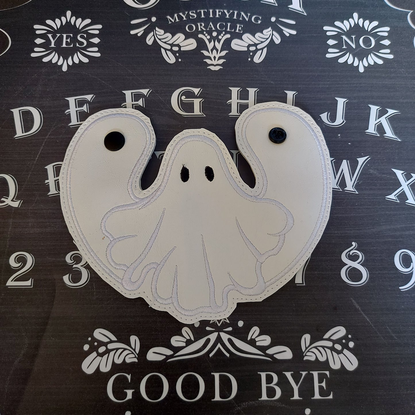 GHOST GLASSES HOLDER