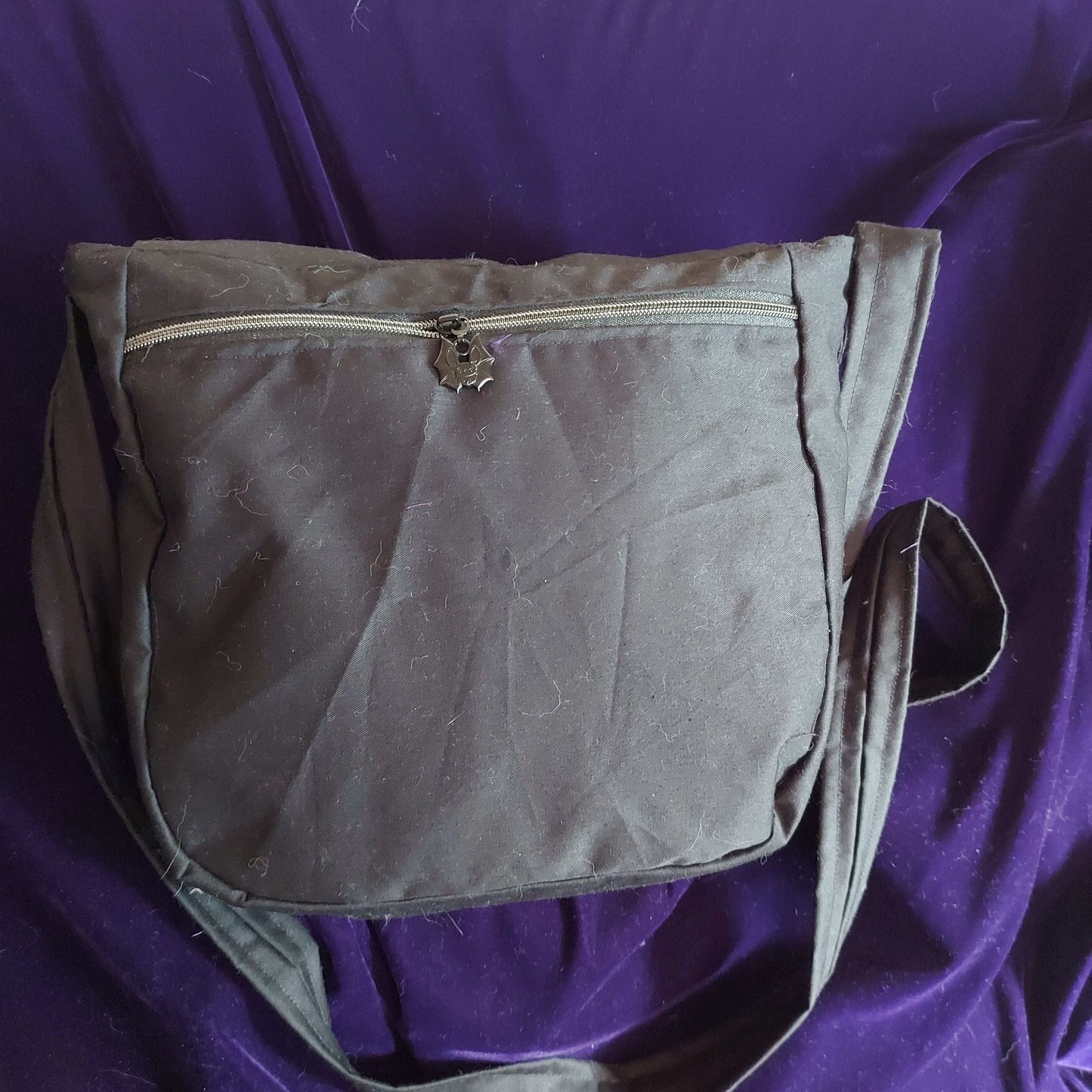 THE VAMPIRE HUNTER MESSENGER BAG