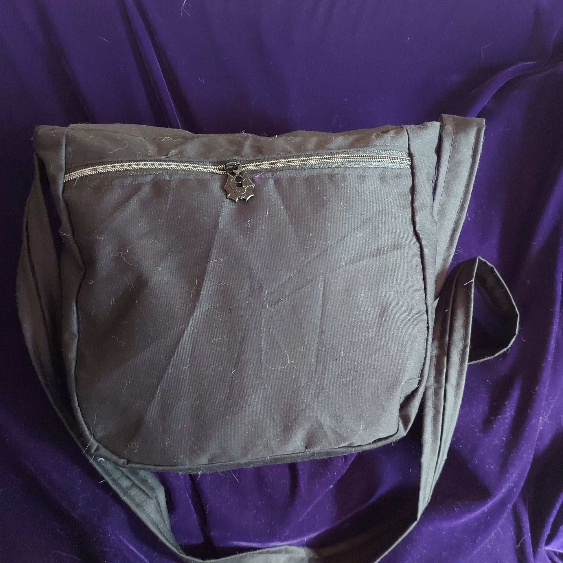 THE VAMPIRE HUNTER MESSENGER BAG