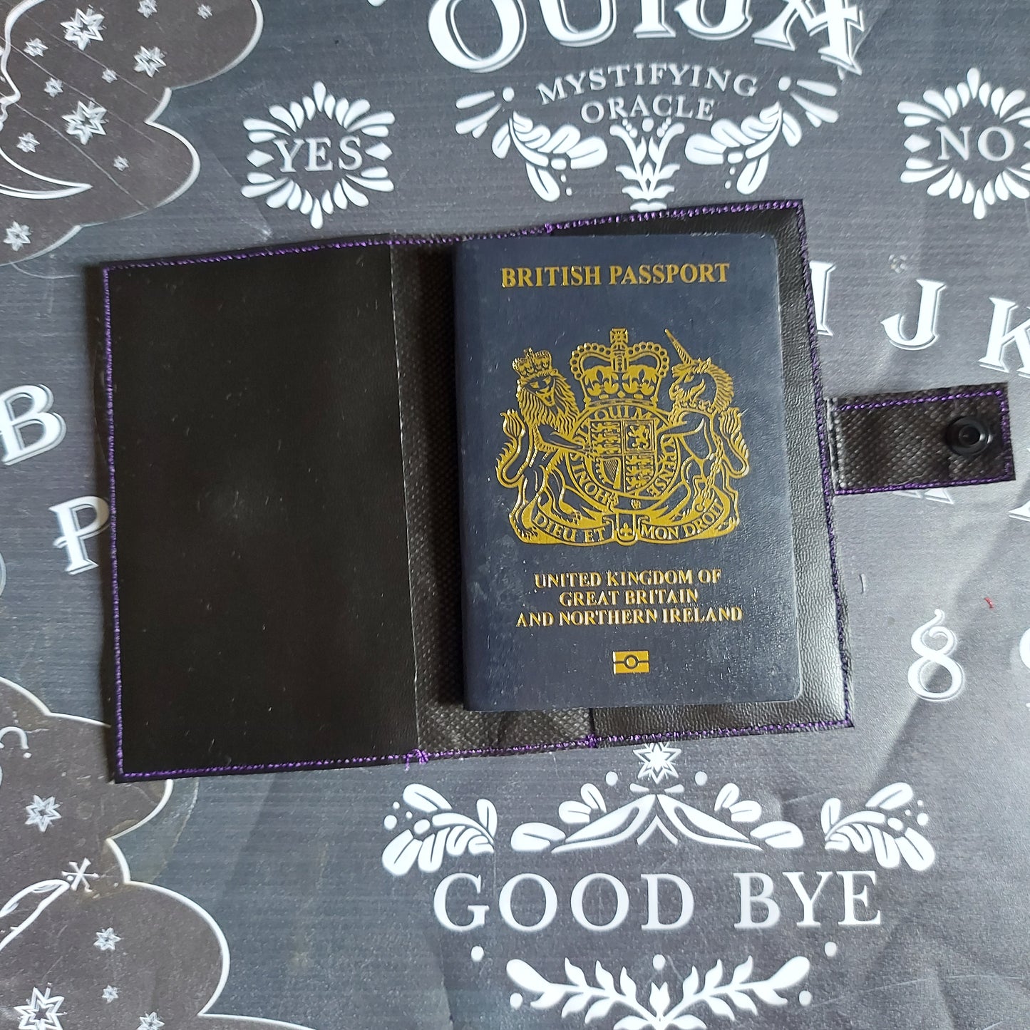 BATTY PASSPORT COVER