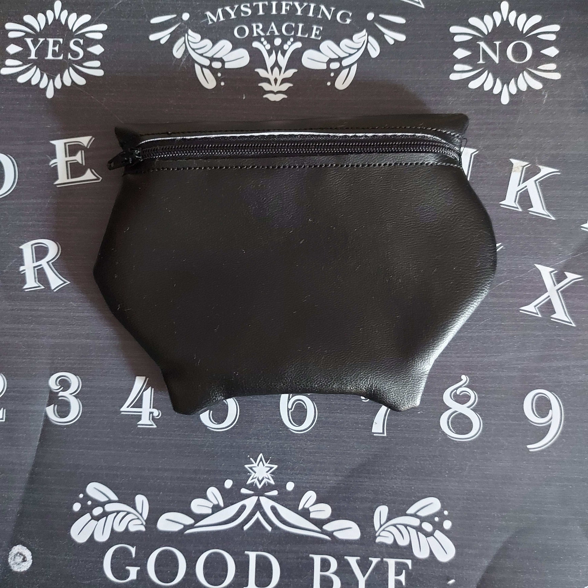 THE CAULDRON PURSE