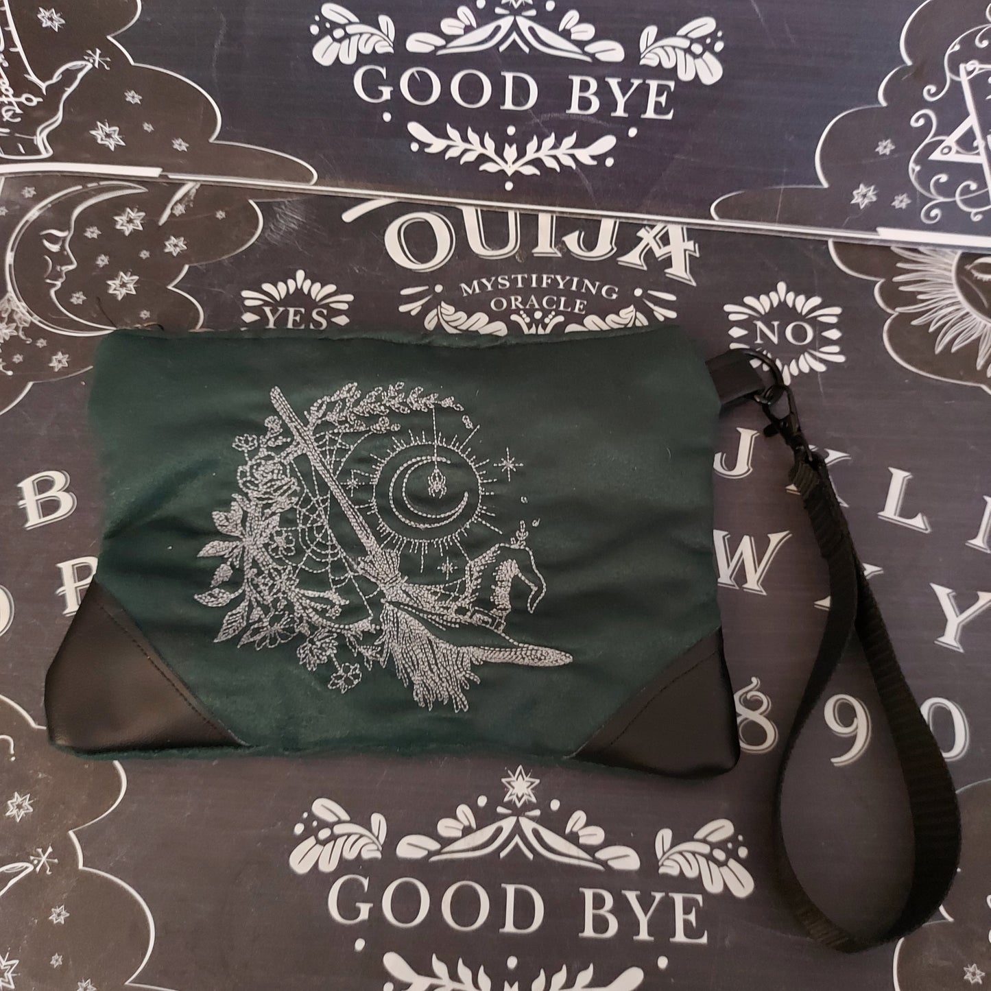 SILVER MOONLIGHT WRISTLET